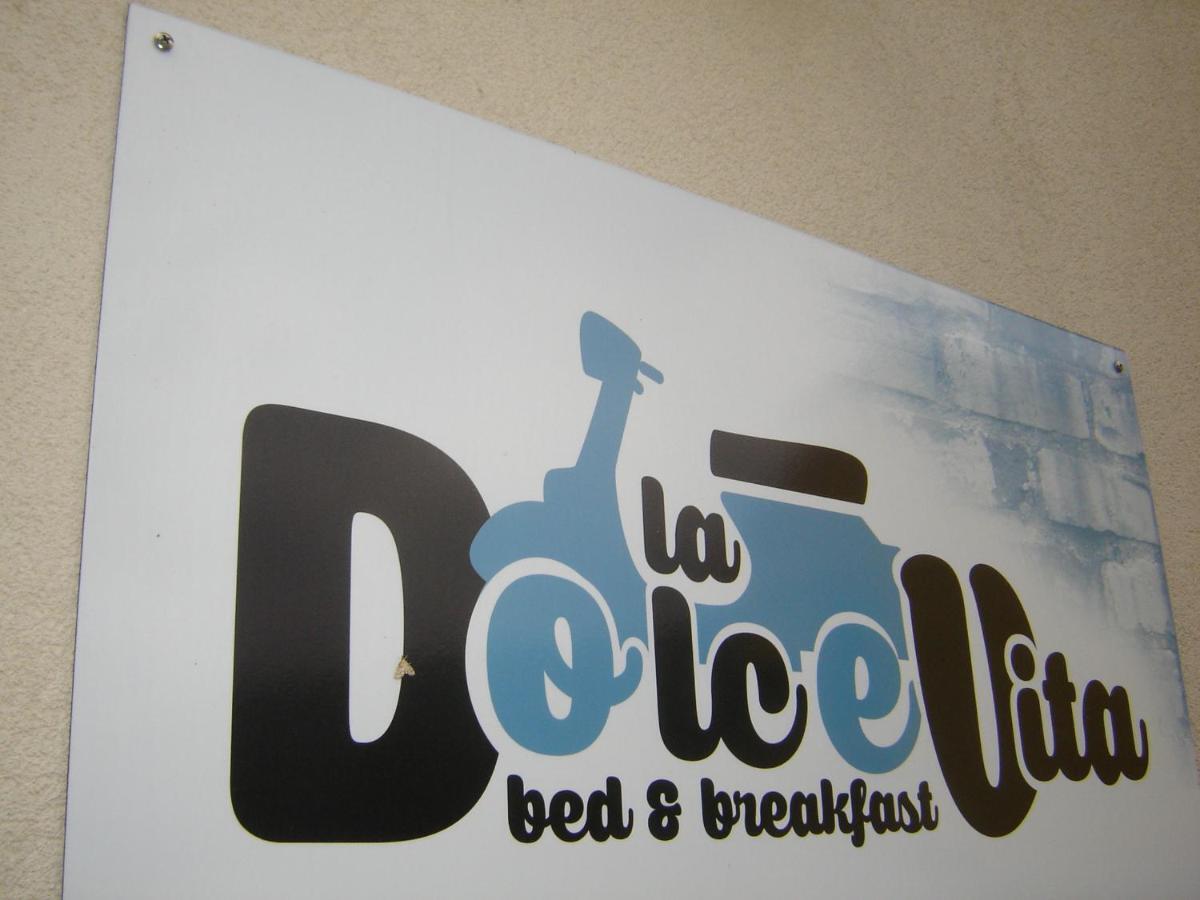 La Dolce Vita B&B Ноли Экстерьер фото